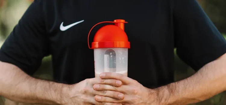 Vassle eller kasein – vilket proteinpulver passar bäst?
